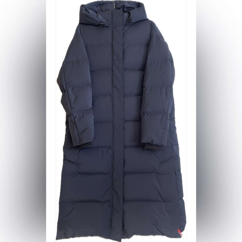 Theory Side-Button Puffer Coat in City
Poly Olve Woman - Picture 4 of 14